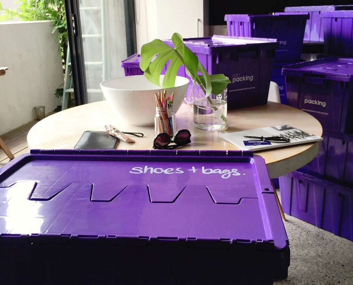 Load video: Our Eco Tubs are so easy to write on using the Scribble Chalk included with your tub hire.